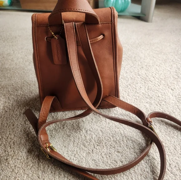Vintage Coach Daypack Style# 9960 British Tan *Needs Repaired* - Picture 3 of 8